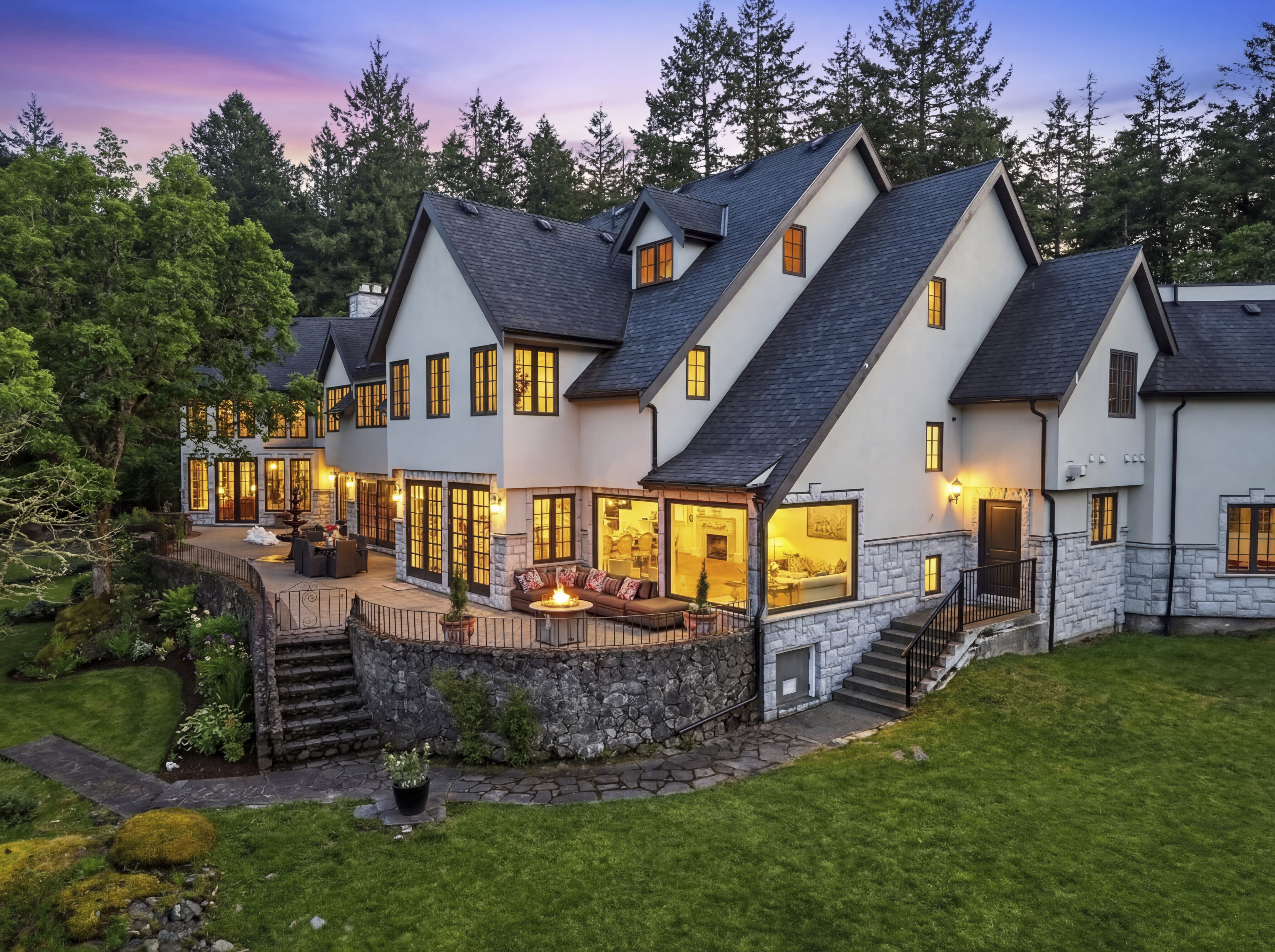 Owl's Landing gourmet kitchen — luxury estate 1708 Woodsend Drive