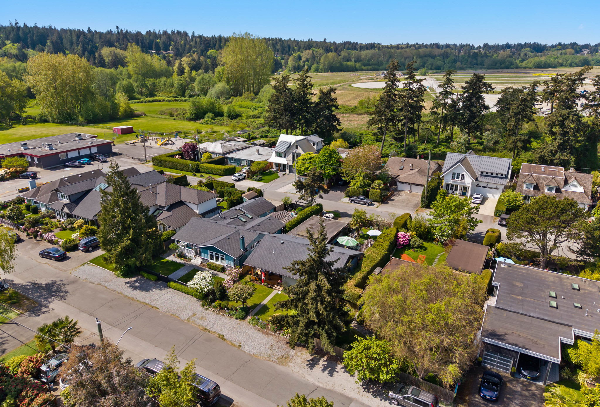 Exterior wide view — Boundary Bay Beach Cottage, Delta BC