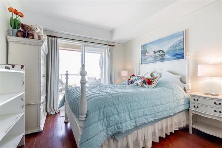 Second bathroom — 306 1120 Tsatsu Shores Drive, Tsawwassen BC