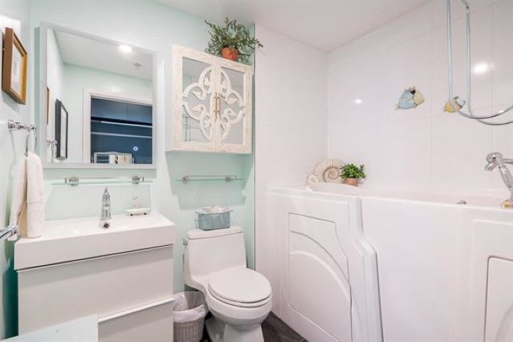 Laundry room — 306 1120 Tsatsu Shores Drive, Tsawwassen BC