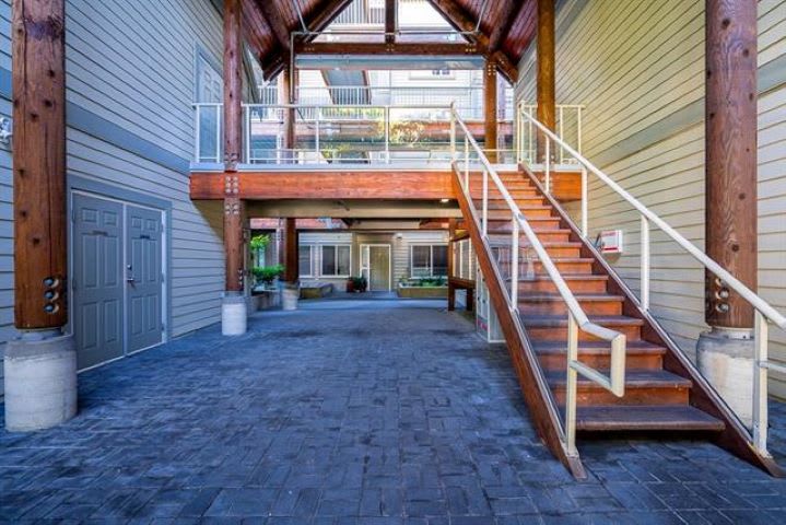 Beach and ocean setting — Tsatsu Shores, Tsawwassen BC