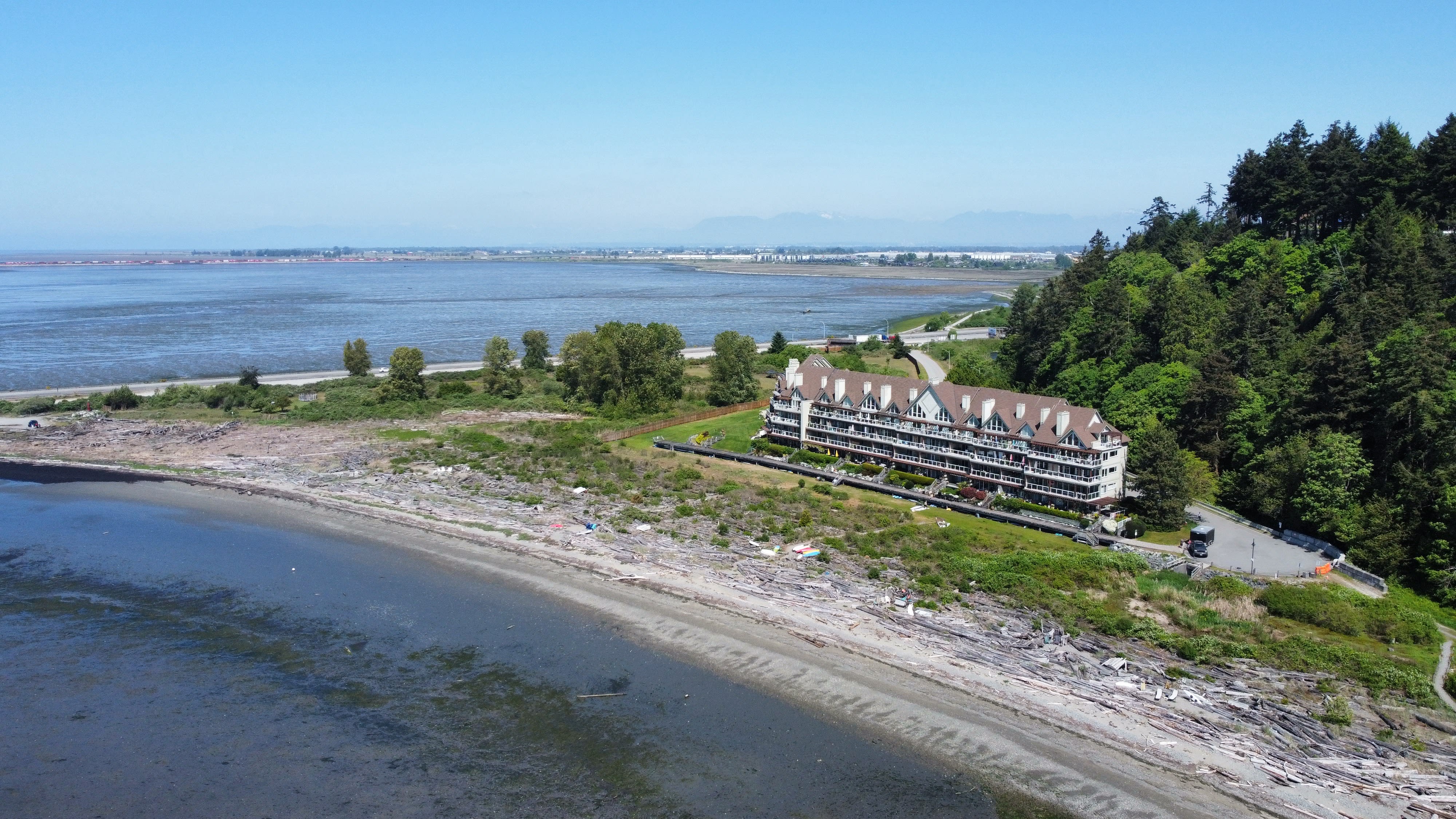 Waterfront Pied-à-Terre at Tsatsu Shores Drive, Tsawwassen BC