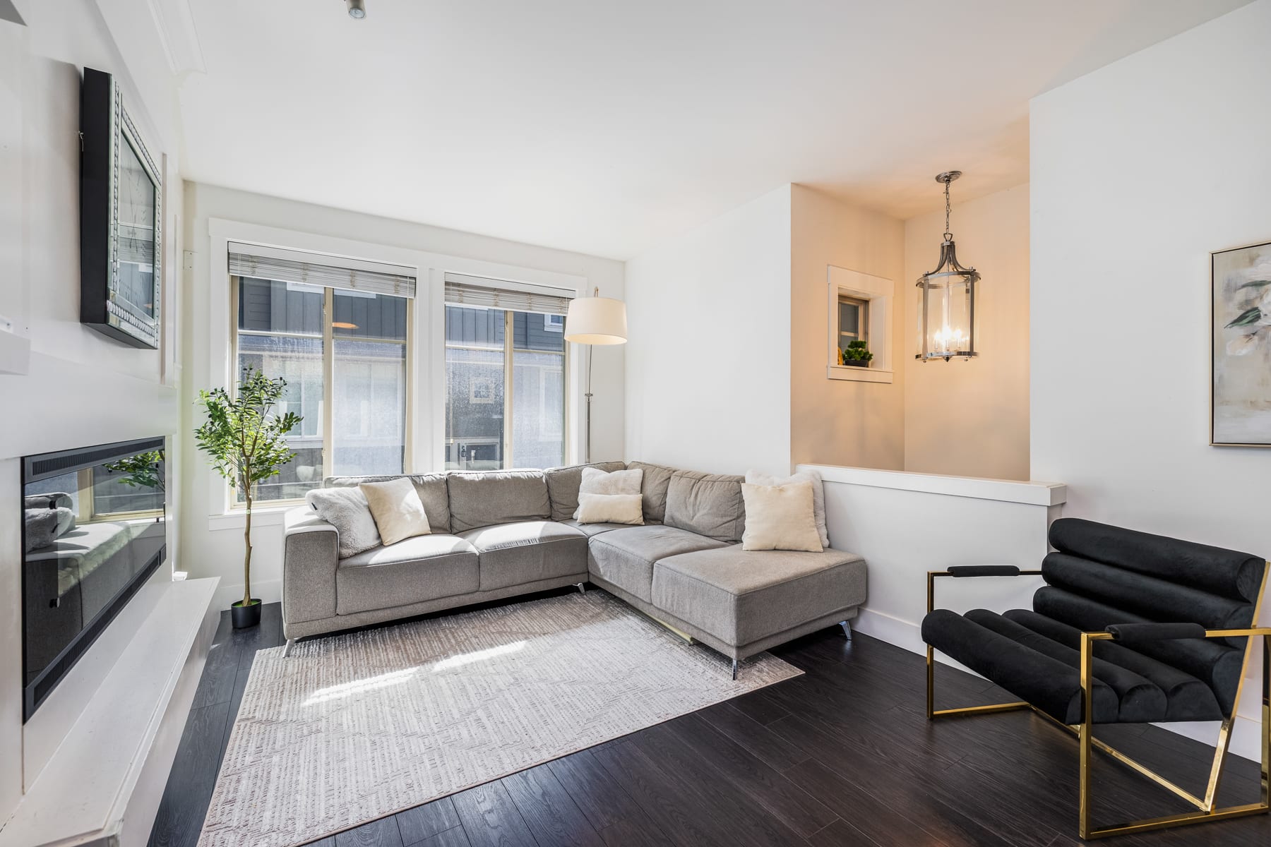 Elgin Townhouse kitchen with stainless appliances — #8 3266 147 Street, South Surrey BC
