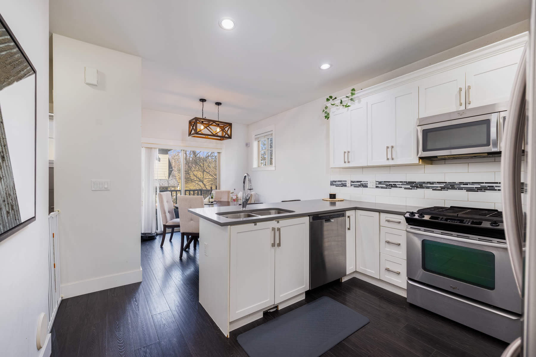 Elgin Townhouse kitchen island and cabinetry — #8 3266 147 Street, South Surrey BC