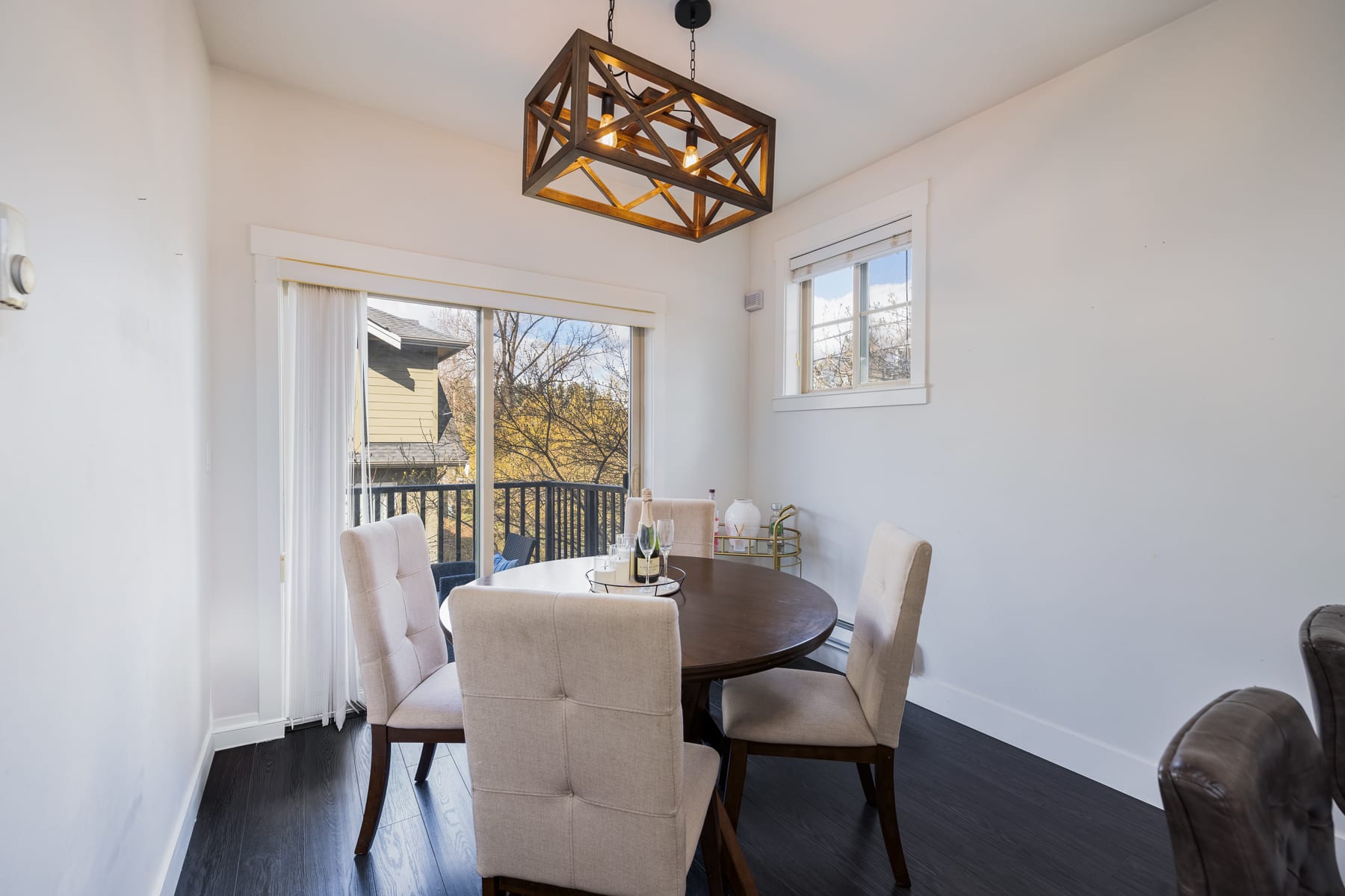 Elgin Townhouse living room with fireplace — #8 3266 147 Street, South Surrey BC