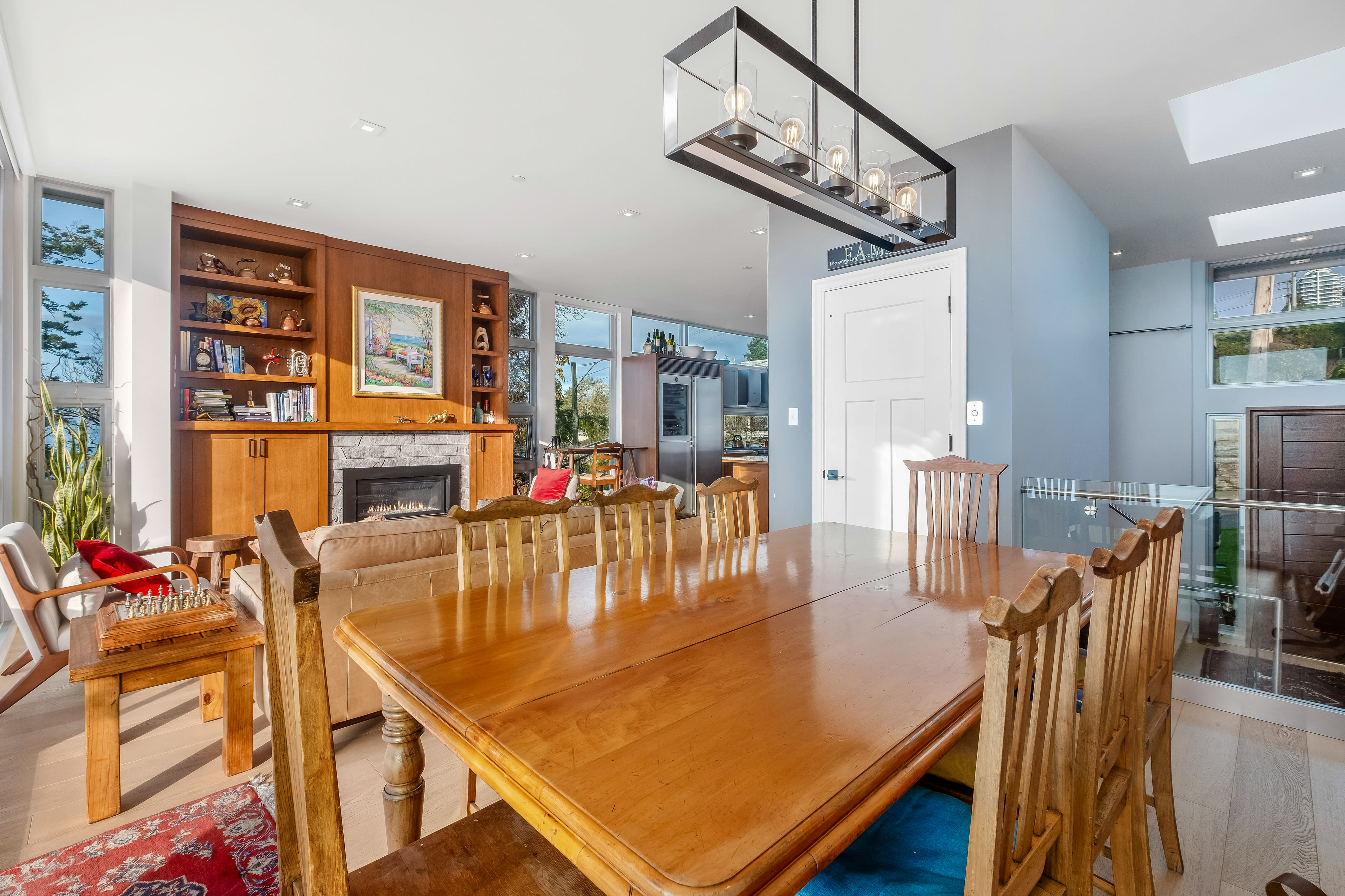 Luxury living room with ocean views — 15046 Buena Vista Avenue White Rock BC