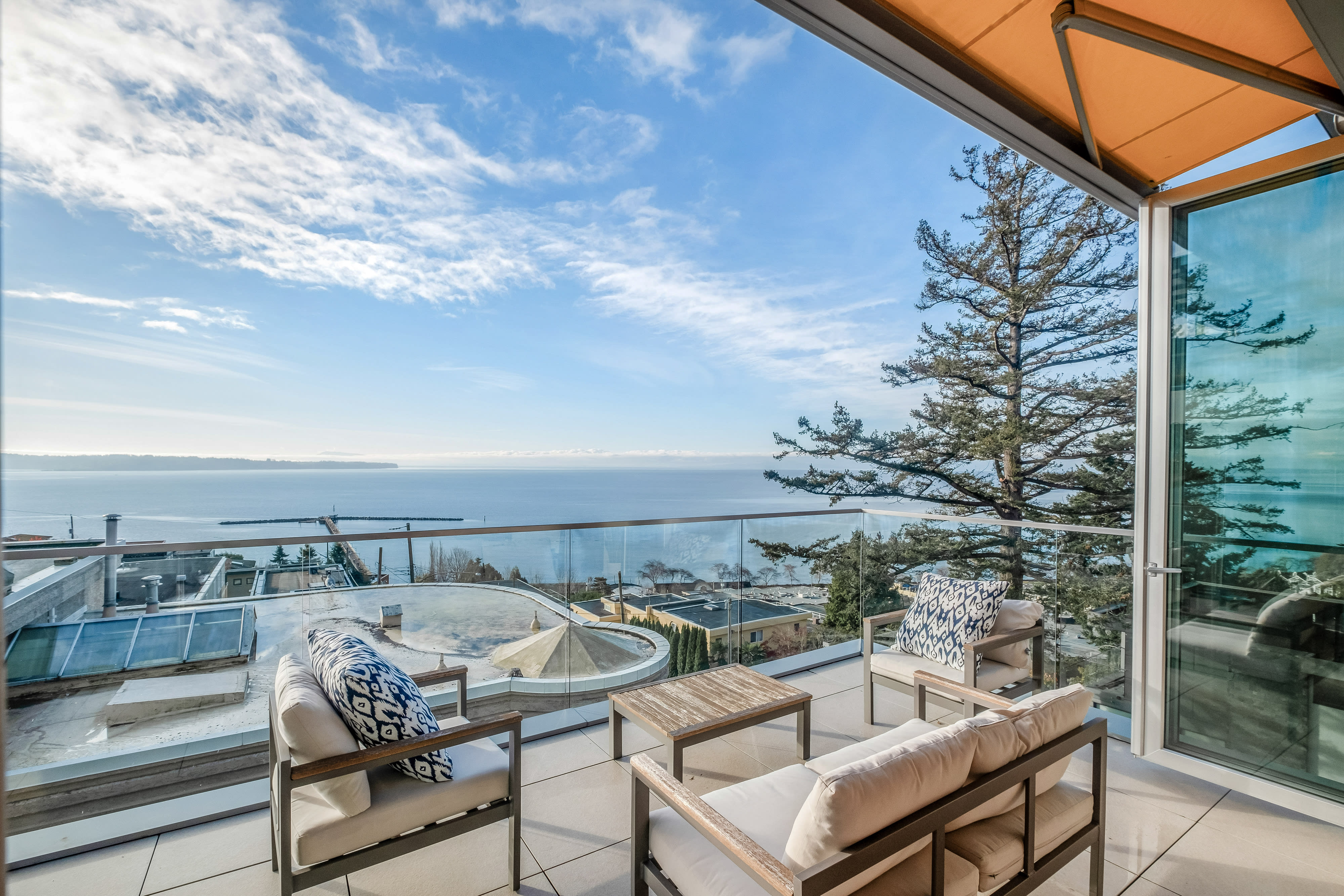 Living room with fireplace — Buena Vista Avenue White Rock