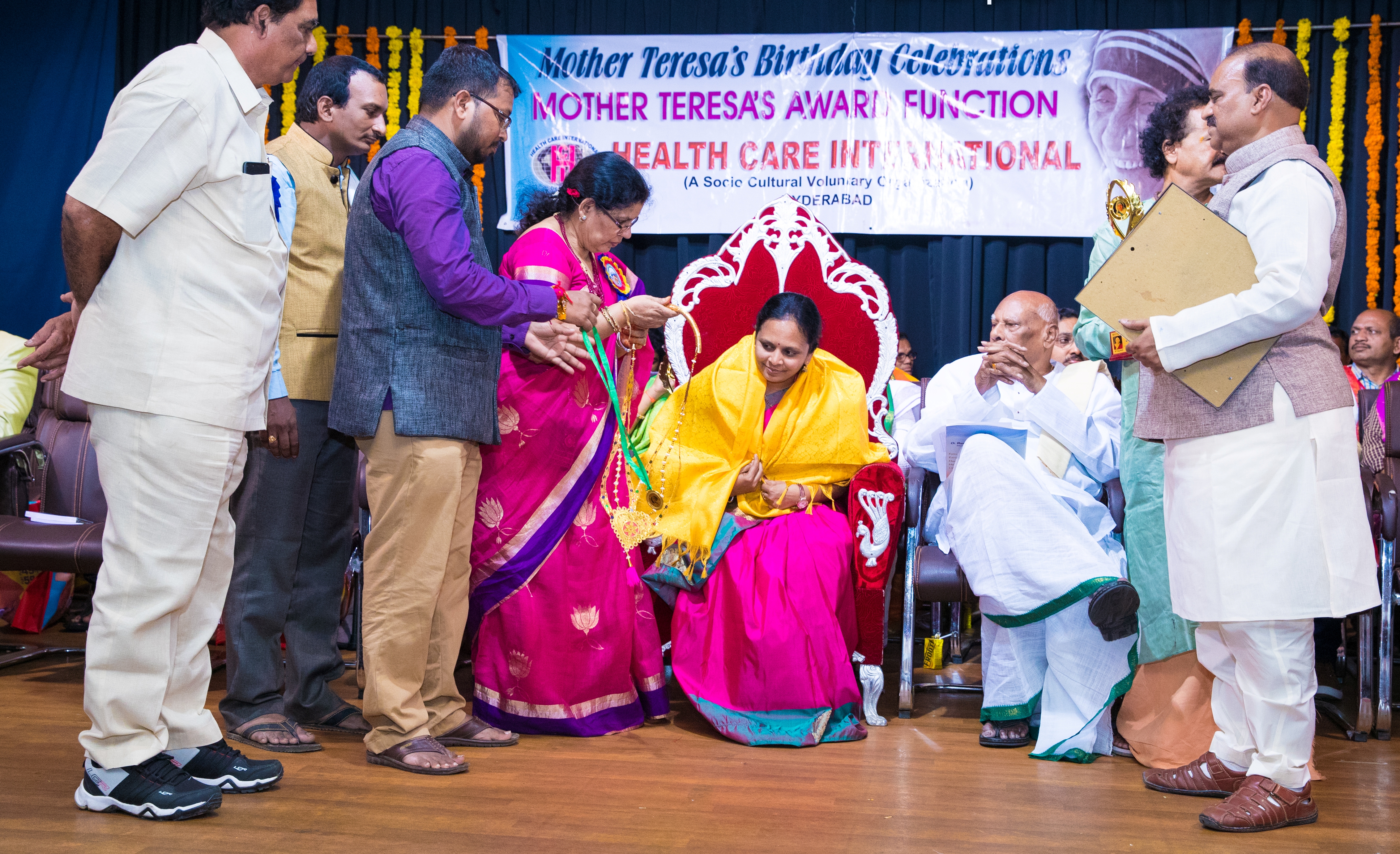 Madhavi Latha Mareedu receiving the Mother Teresa Award, 2018
