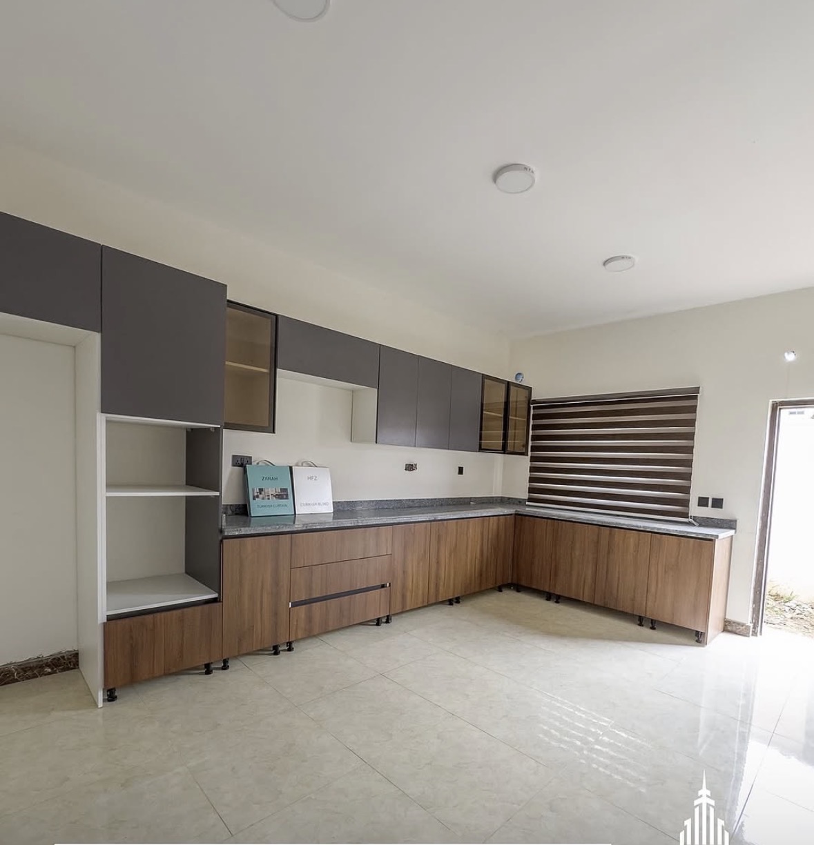 5BEDROOM || SEMI DETACHED DUPLEX ||2LIVING AREA