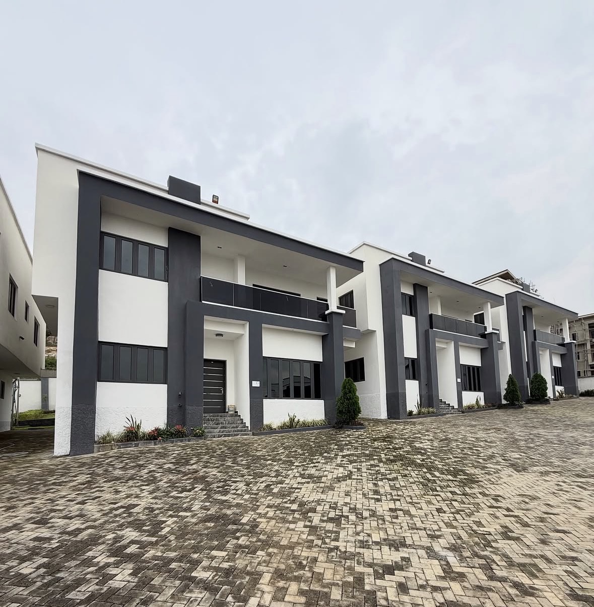 4BEDROOM || DETACHED DUPLEX || 1BED Bq