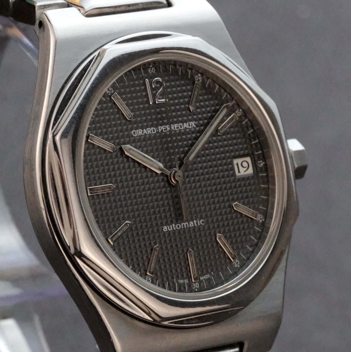 Girard-Perregaux Laureato