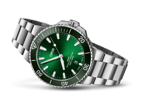 Oris Aquis Date 43.5 Stainless Steel / Green / Bracelet