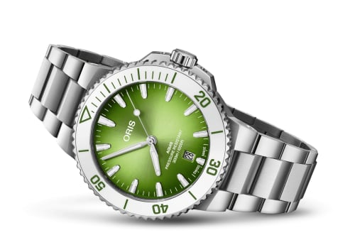 Oris Aquis Date 43.5 Taste of Summer Watermelon Green