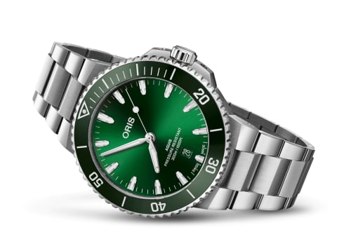 Oris Aquis Date 43.5 Stainless Steel / Green / Bracelet