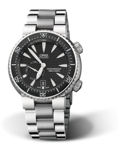 Oris Divers Titan C Small Second - Date 44 Stainless Steel / Black / Bracelet