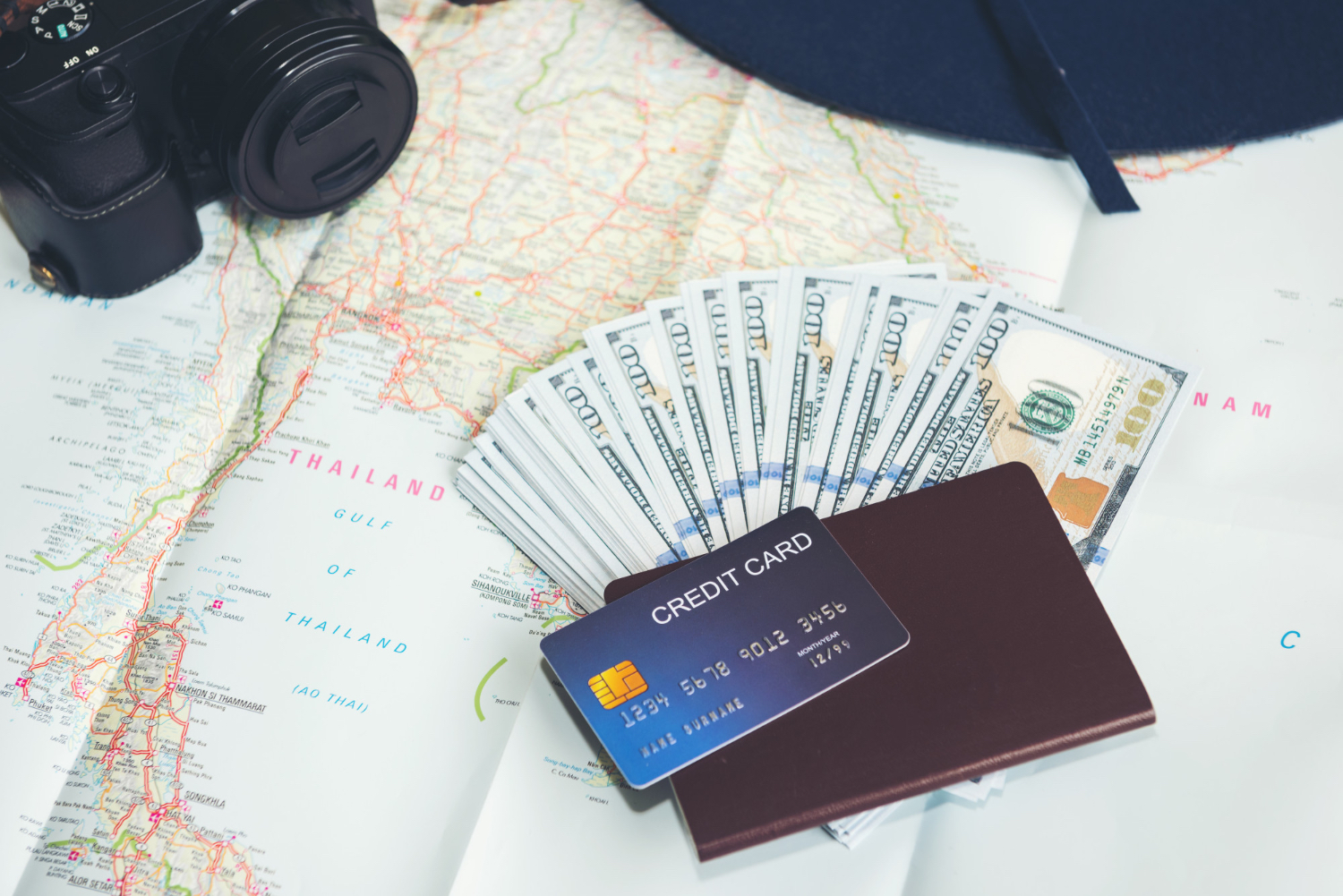 Best Credit Cards for Earning Free Flights Fast: Complete 2025 Strategy Guide