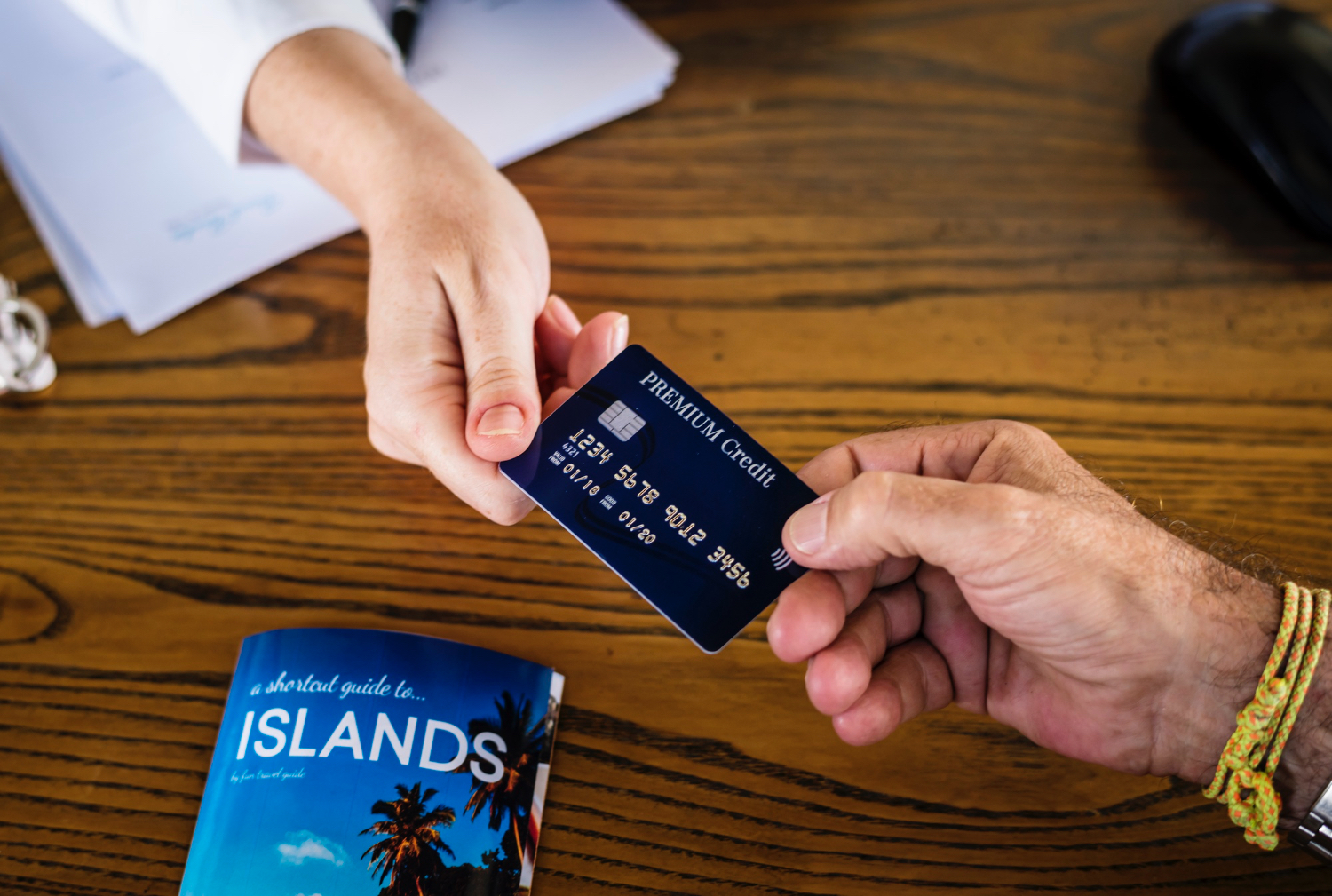 Best No-Annual-Fee Travel Credit Cards: Complete 2025 Guide