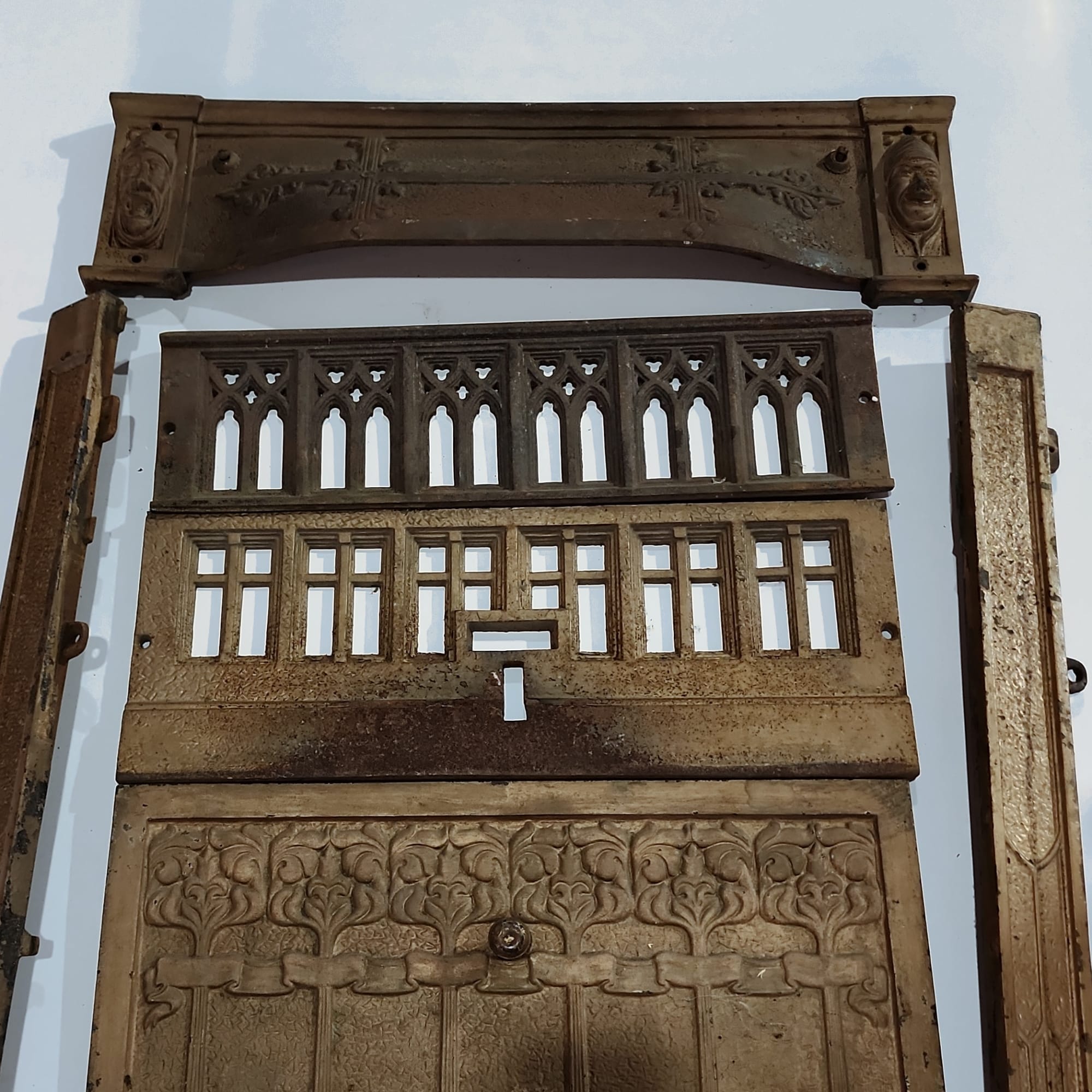 GOTHIC RENAISSANCE 1800s CAST IRON FIREPLACE Unassembled (BROKEN TABS) 25 x 30 - Picture 2 of 9