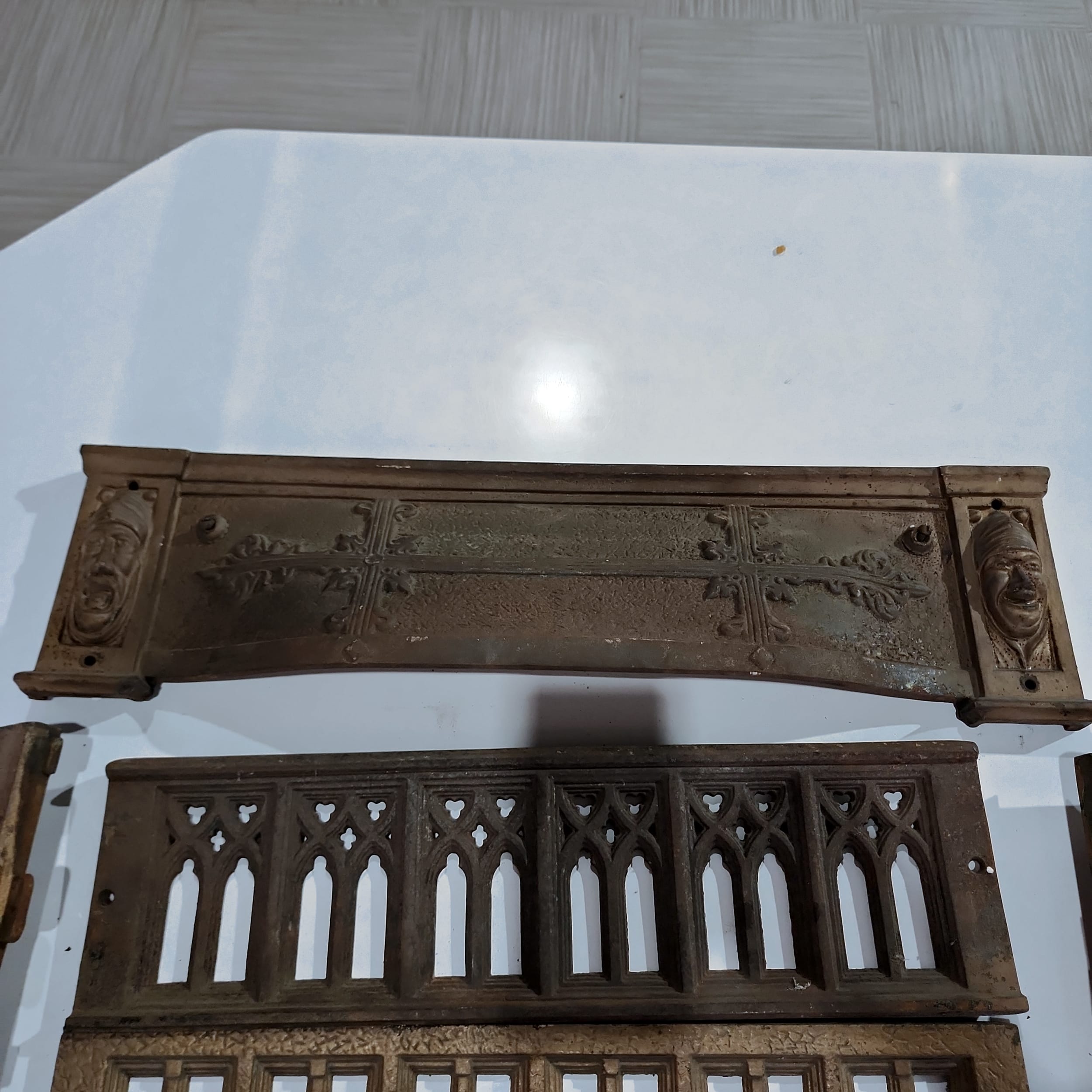 GOTHIC RENAISSANCE 1800s CAST IRON FIREPLACE Unassembled (BROKEN TABS) 25 x 30 - Picture 4 of 9