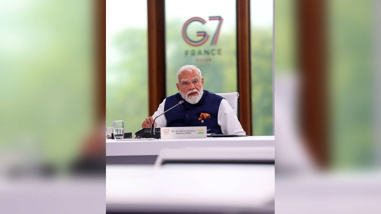 G7 में मोदी का संदेश : दुनिया में संसाधनों की नहीं, भरोसे की कमी