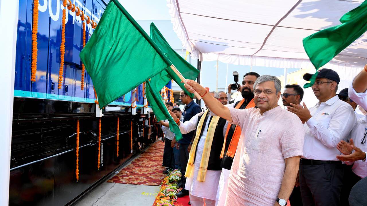 छपरा से दिल्ली तक रेल की नई रफ्तार, बिहार को मिली तीन बड़ी सौगात
