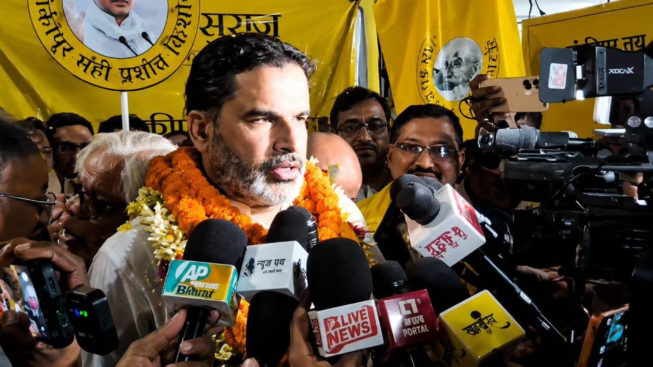 जनता उठे तो बड़े-बड़े नेताओं के पसीने छूटते हैं: पीके का भाजपा पर हमला