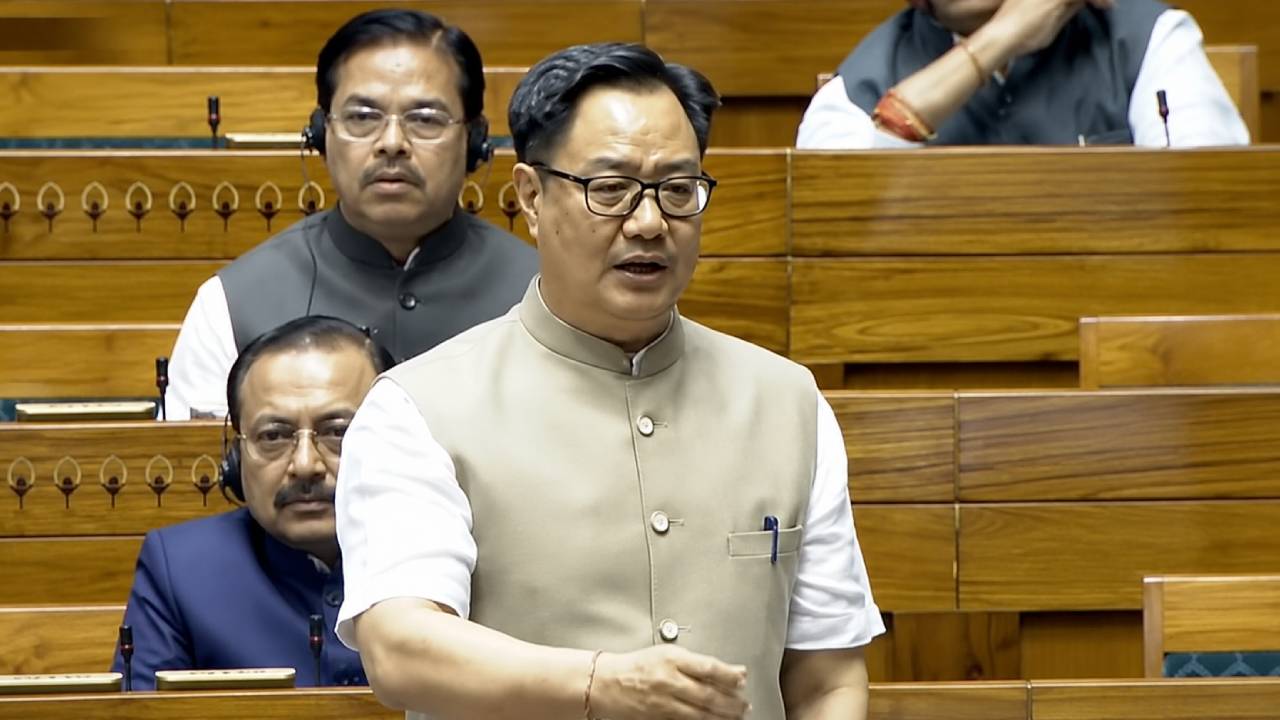 नीट पर संसद में फिर संग्राम: विपक्ष के हंगामे से लोकसभा दिनभर ठप, शिक्षा मंत्री के इस्तीफे पर अड़ी विपक्षी पार्टियां