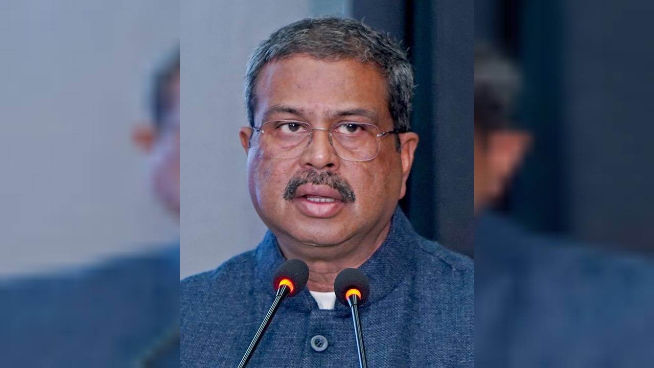 नीट विवाद पर धर्मेंद्र प्रधान का इस्तीफा, बोले- छात्रों के भविष्य से बड़ा कोई पद नहीं; 'कुछ लोगों ने युवाओं को गुमराह करने की कोशिश की'