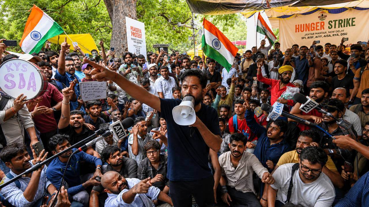सीजेपी के 'चलो संसद' प्रदर्शन में पैलेट गन से फायरिंग, एक महीने बाद भी कार्रवाई नहीं: एमनेस्टी 