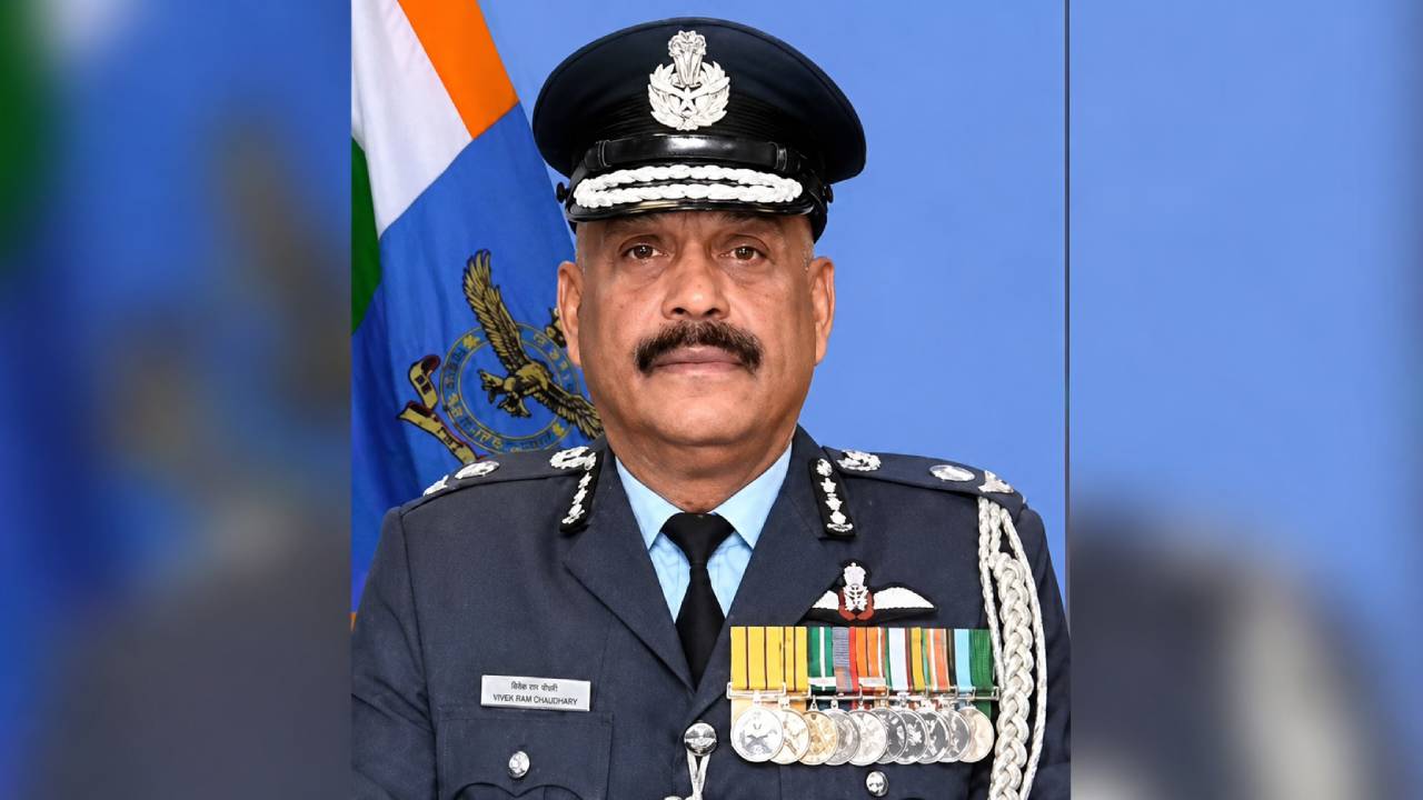 राम मंदिर ट्रस्ट में बड़ा बदलाव: पूर्व एयर मार्शल जितेंद्र मिश्र बने सीईओ, गोविंददेव गिरि को महासचिव की कमान