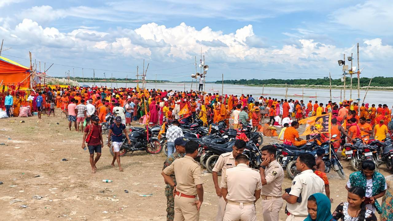 बागमती-लालबकेया संगम पर उमड़ा आस्था का सैलाब, ‘मिनी सुल्तानगंज’ बना पूर्वी चंपारण
