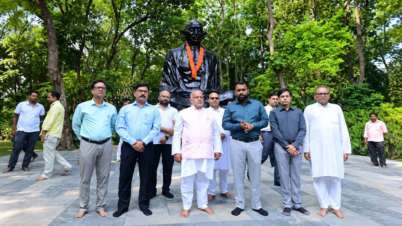 चंपारण की धरती से गांधी ने दी थी सत्याग्रह को नई दिशा: श्रवण कुमार