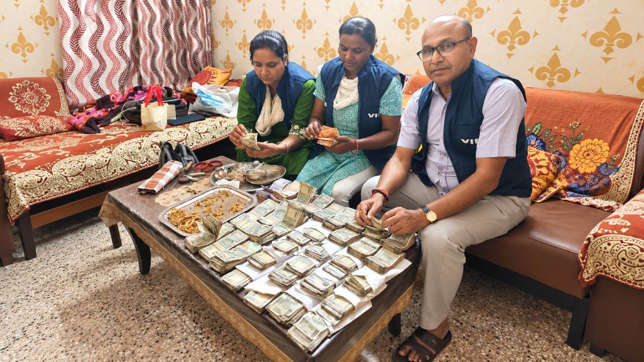 8600 की रिश्वत में पकड़ी गईं डॉक्टर, घर से मिले 15.12 लाख नकद
