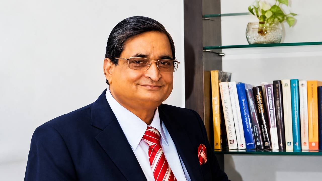 नहीं रहे आर. के. सिन्हा: 250 रुपये की नौकरी से खड़ा किया 16 हजार करोड़ का साम्राज्य