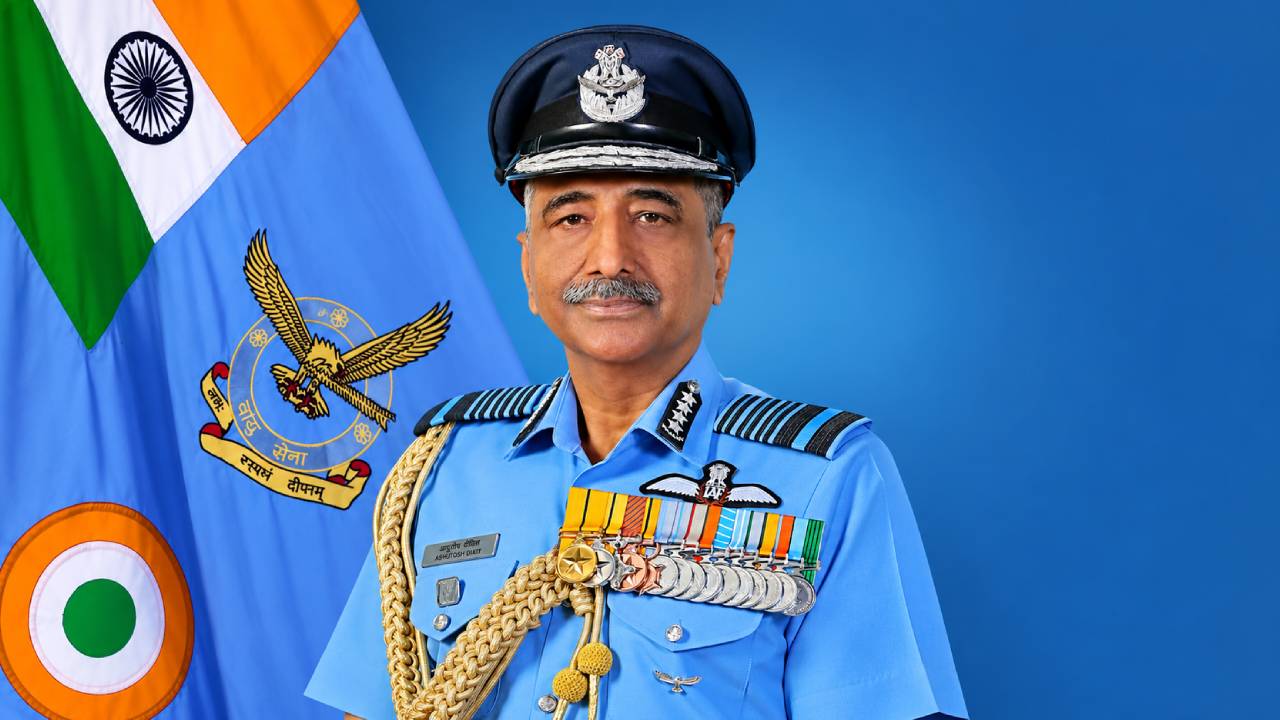 एयर चीफ मार्शल आशुतोष दीक्षित ने वायुसेना प्रमुख का पदभार संभाला