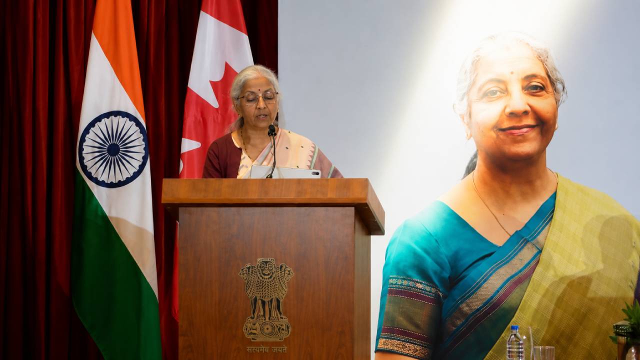 कनाडाई निवेशकों को सीतारमण का न्योता: ‘भारत में लगाइए पैसा भी, ध्यान भी’