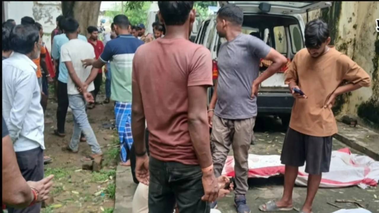 भागलपुर: नई पल्सर पर निकले थे घूमने, तेज रफ्तार बस ने छीन ली तीन दोस्तों की जिंदगी