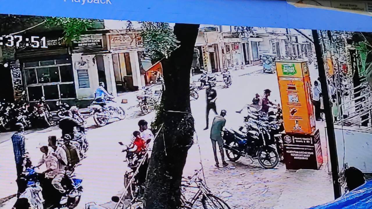 कटिहार: चोरों का आतंक, 10 मिनट में ढाई लाख गायब