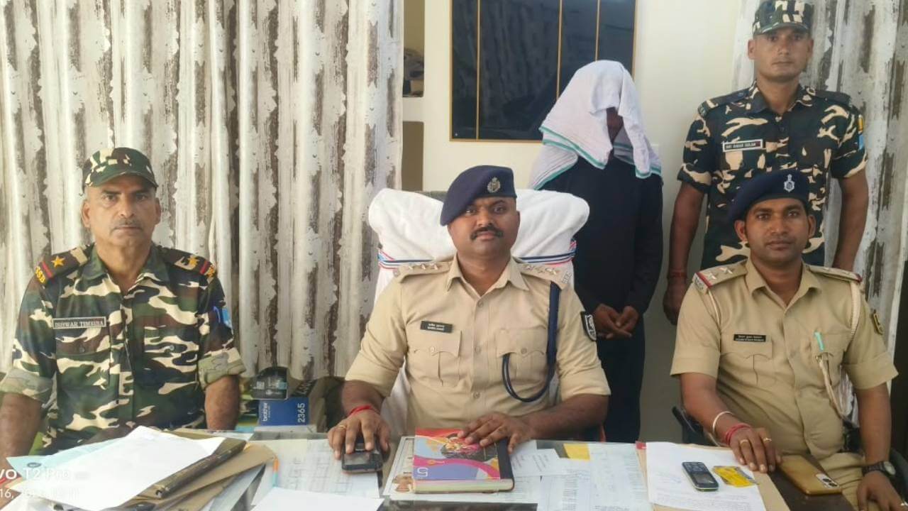 नेपाल से कार के डैशबोर्ड में छुपाकर लाई जा रही 25 किलो गांजा की खेप जब्त, एक गिरफ्तार