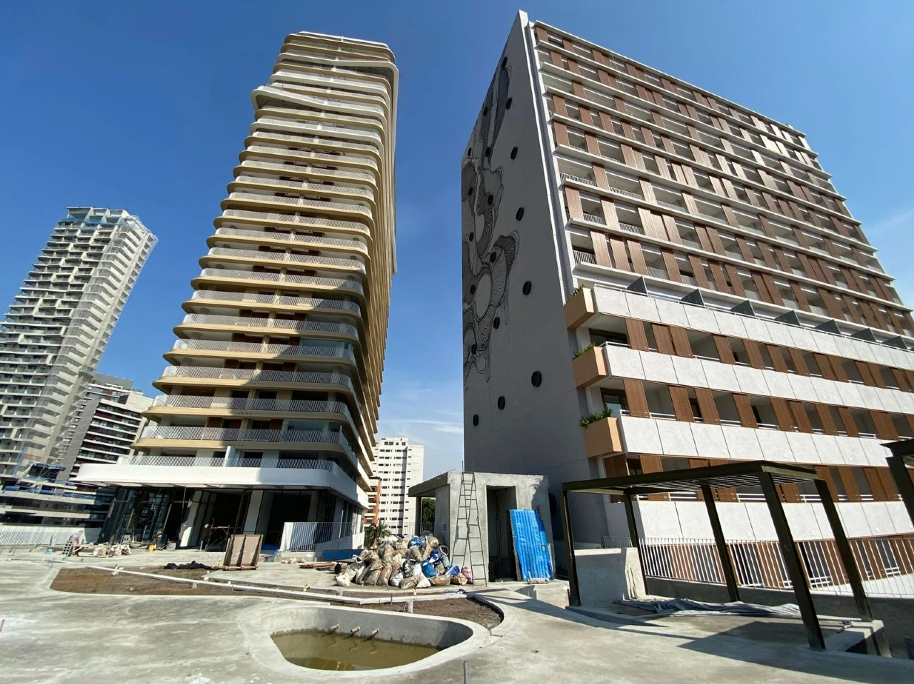 Torre do Península Vila Madalena vista da rua