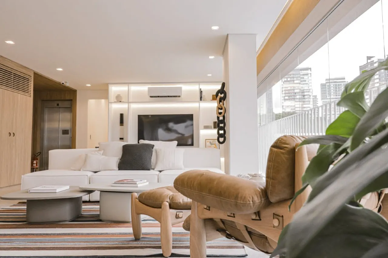 Sala de estar do apartamento decorado do Península Vila Madalena
