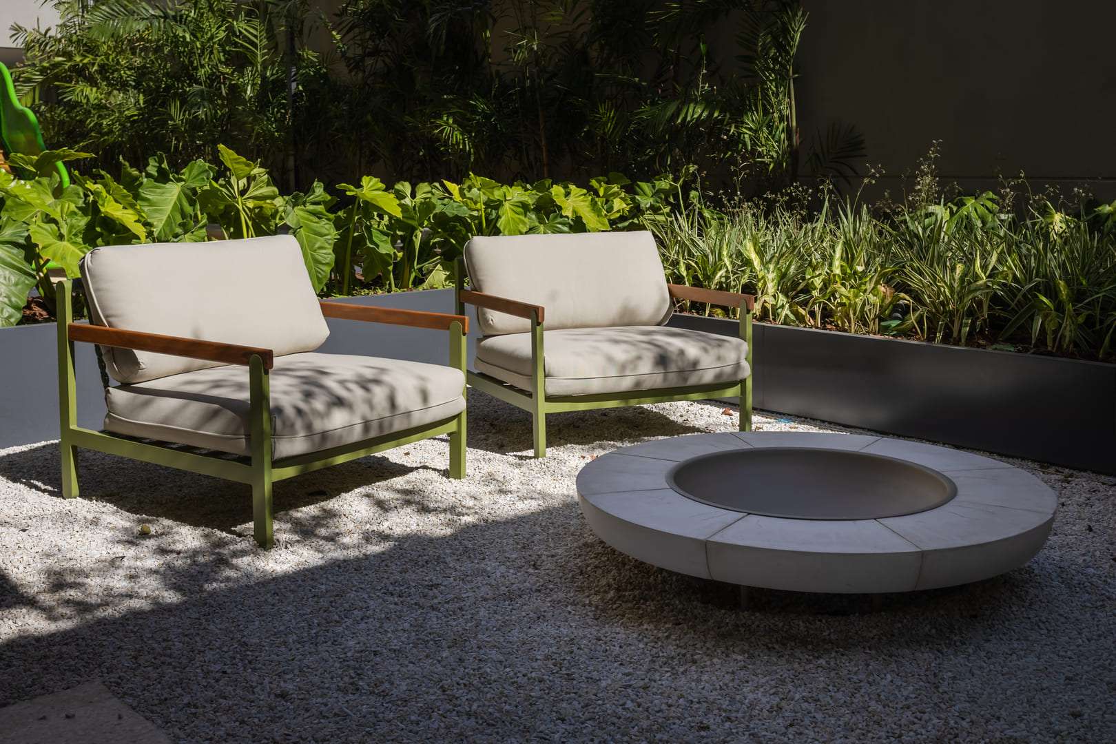 Fireplace do square garden do Baume Itaim