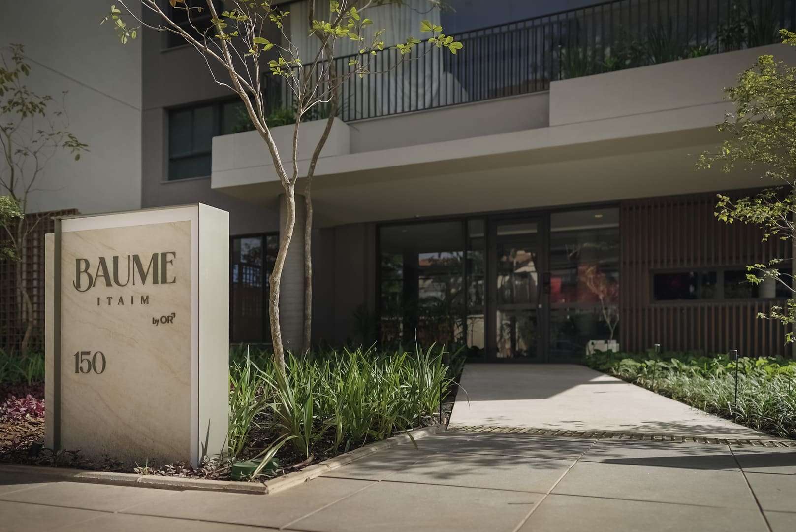 Acesso de pedestres do Baume Itaim na Rua do Consórcio