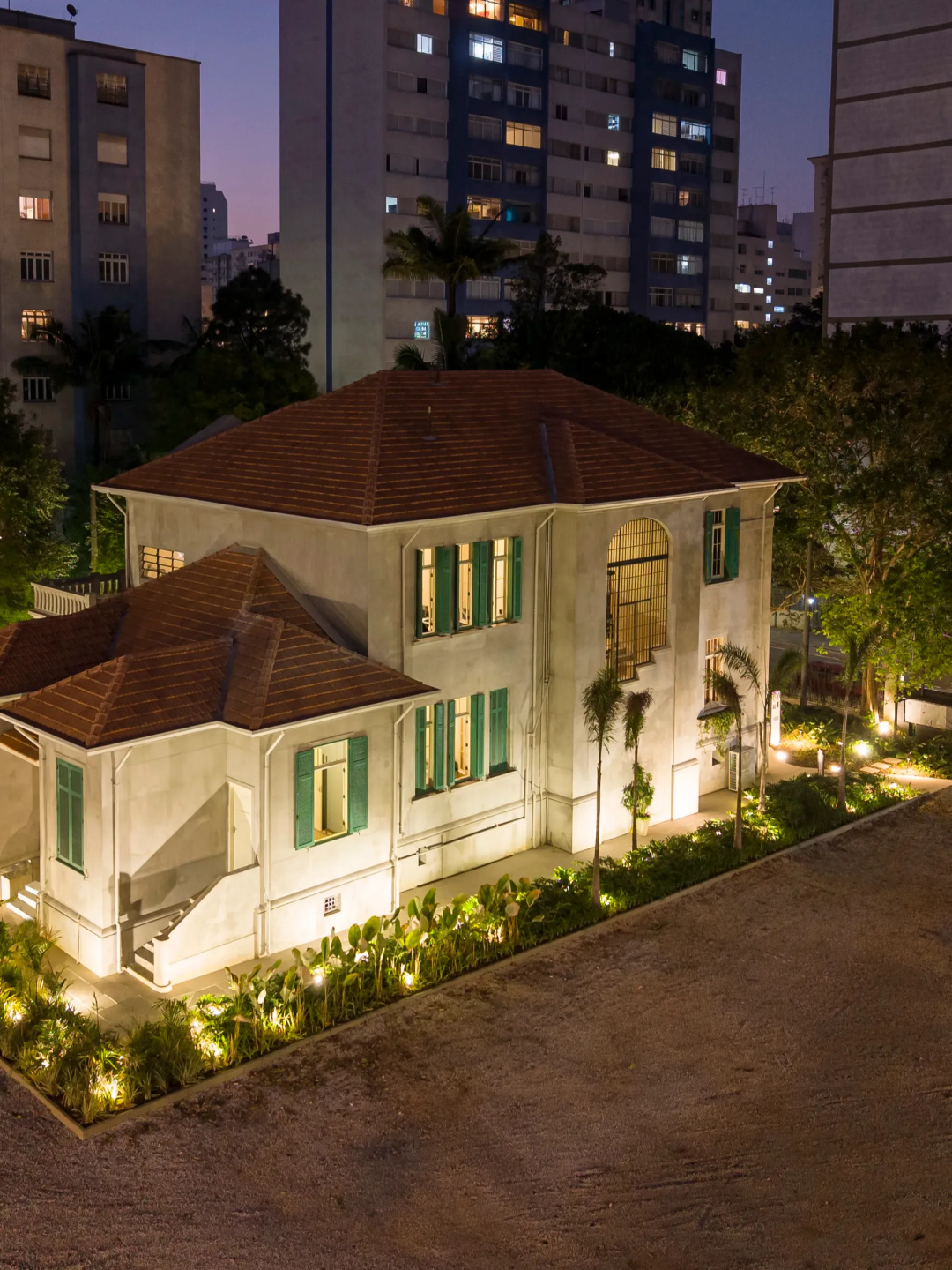 Palacete da Rua Piauí, restaurado e integrado ao empreendimento