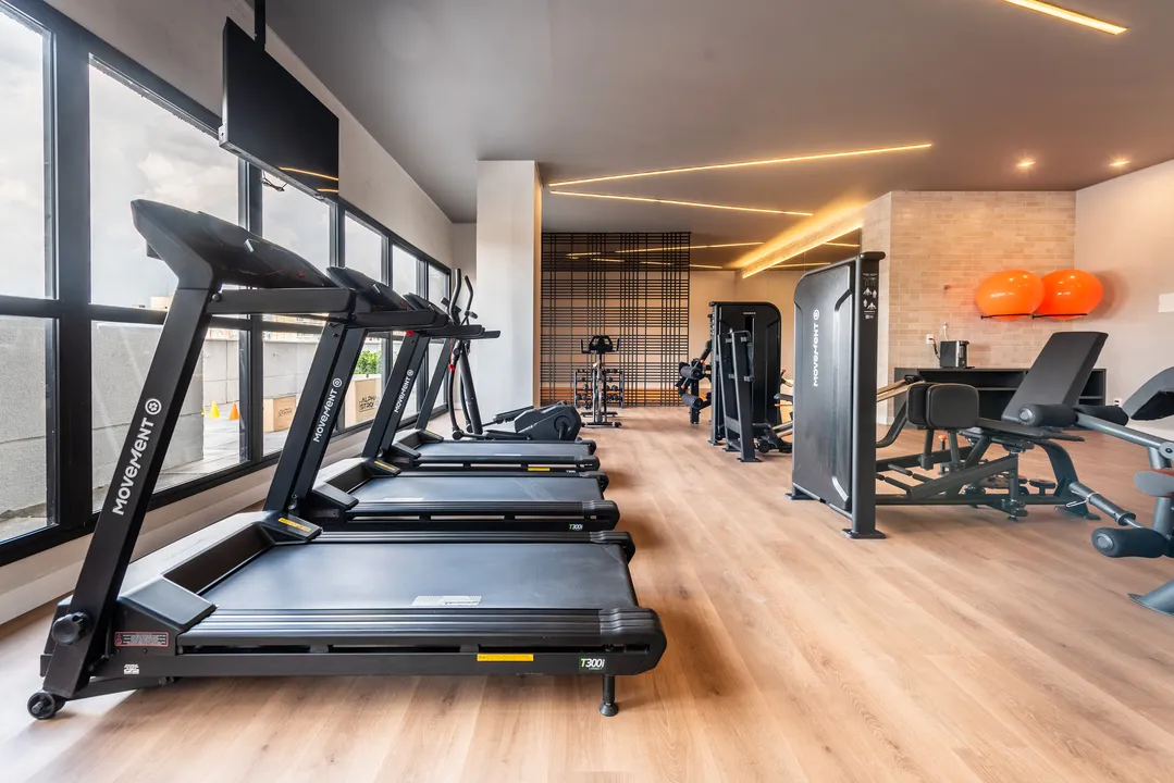 Fitness com esteiras e equipamentos do Villa Pio
