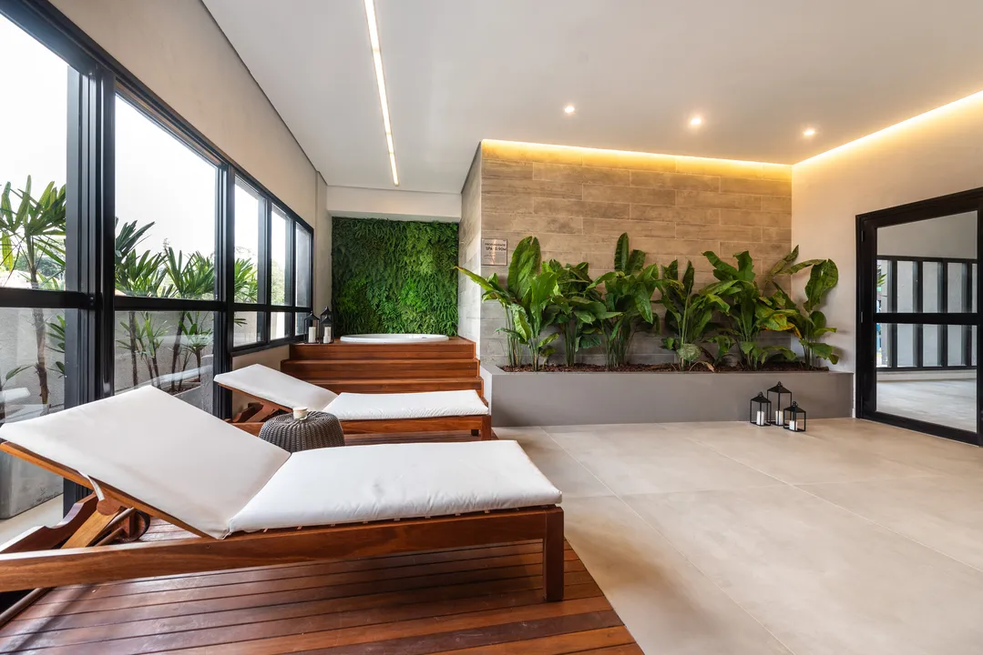 Espaço relax com espreguiçadeiras do Villa Pio