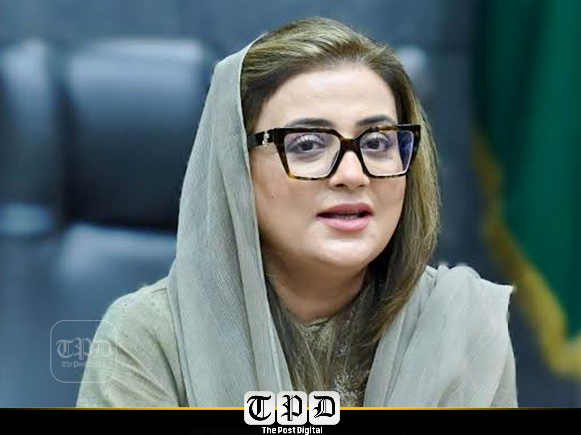 وزیراعلیٰ خیبرپختونخوا پر فرمائشی اور سستی ایکٹنگ کا الزام، خود پولیس وین میں بیٹھ گئے جبکہ اہلکار اترنے کا کہتے رہے: وزیر اطلاعات پنجاب