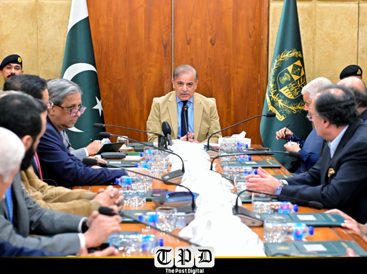 وفاقی حکومت نے پی ٹی آئی کو 4 اکتوبر کا مارچ منسوخ کرنے اور سیاسی حکمتِ عملی پر نظرثانی کا موقع دینے کا فیصلہ کیا، ذرائع