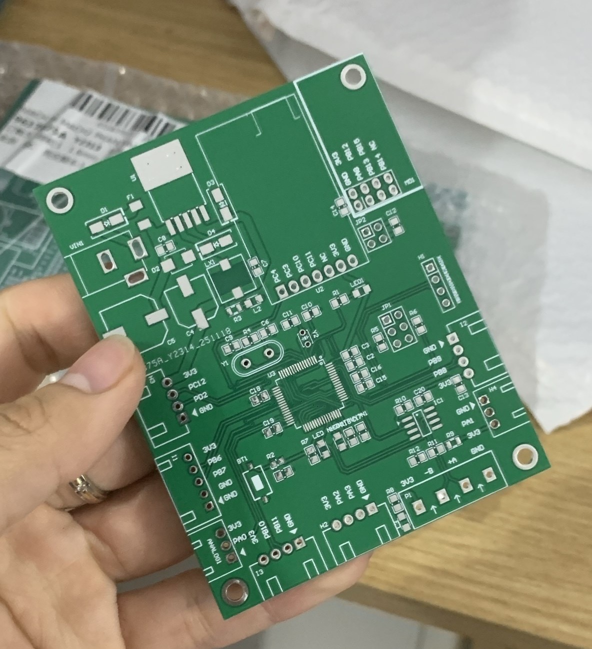 Dịch vụ đặt PCB mẫu