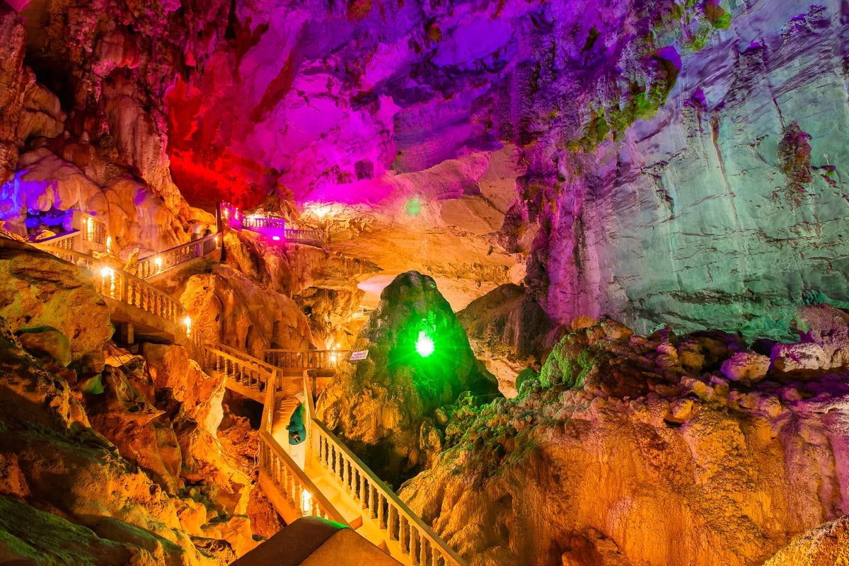 Explore Nang Aen Cave & Mahaxay